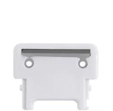 Affettatrice e coreana manuale per mele, accessorio in plastica bianca per cucinare frutta facilmente.