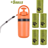 Portatile pooper scooper per cani con dispenser arancione e 5 rotoli di sacchetti per escrementi.